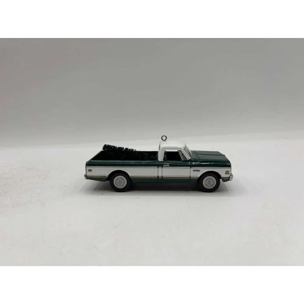 Hallmark Keepsake Ornament 2003 1972 Chevrolet Cheyenne Super 9th in Series